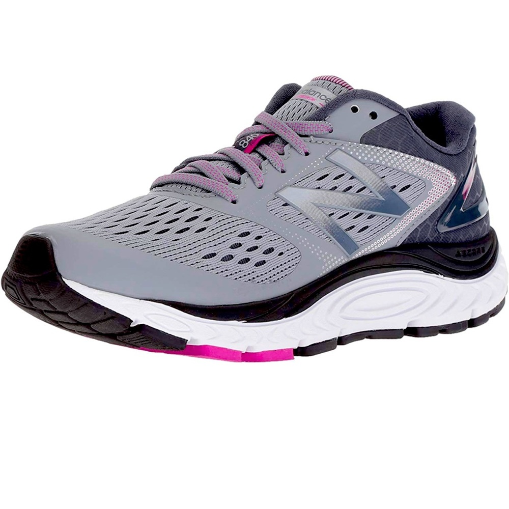 New Balance 840 V4 running shoes